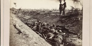 photograph of the dead at Antietam