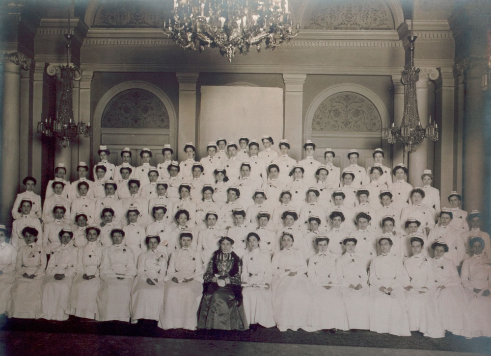 Clara Barton, commencement speaker for Philadelphia’s Blockley Hospital nursing class, 1902. Courtesy of the National Museum of Civil War Medicine